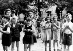 Theresienstadt, Czechoslovakia, Jewish children that were photographed by the International Red Cross's committee of inquiry who visited the ghetto on 23-07-1944. 1339690548671985829.jpg