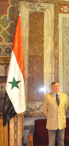 Gianantonio Valli nella sede del Parlamento della Repubblica Araba di Siria,Damasco.jpg